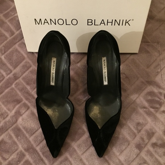 Sale pending.. Manolo Blahnik Batost Velvet Heels - Picture 5 of 7